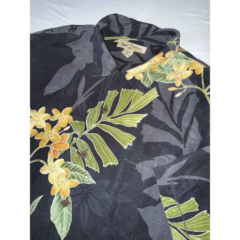 Tommy Bahama 100% Silk Hawaiian Camp Shirt XL Black Floral Tropical Button Up